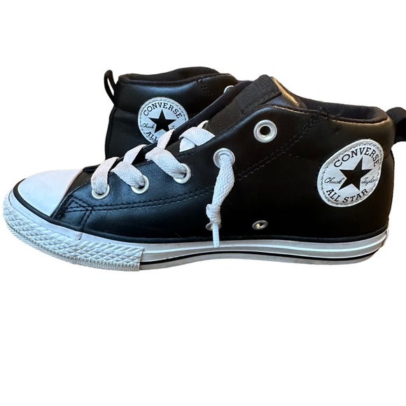 black converse junior size 5